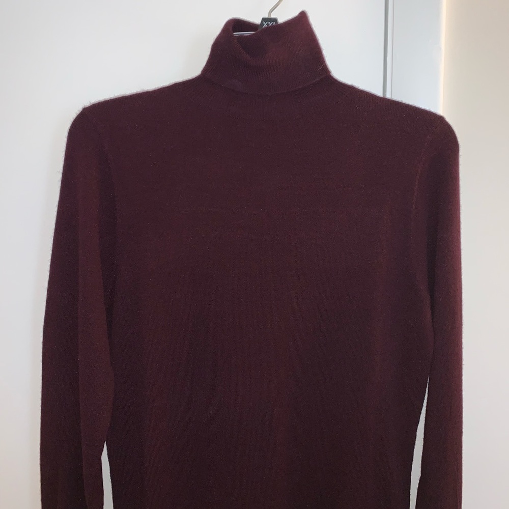 Maroon turtleneck, Fashion Nova